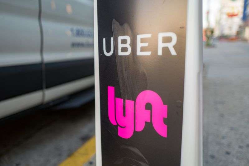 Judge orders New York to pay unemployment to Uber and Lyft drivers