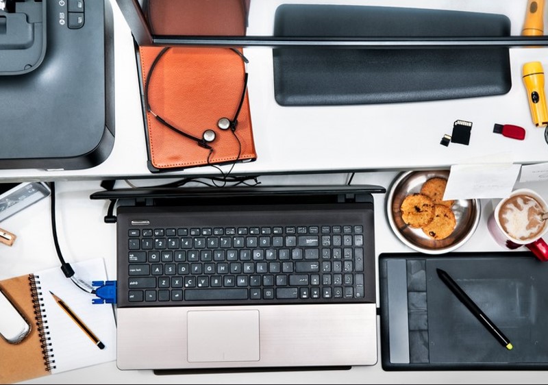 desk with cable management can help you keep your desk organized 